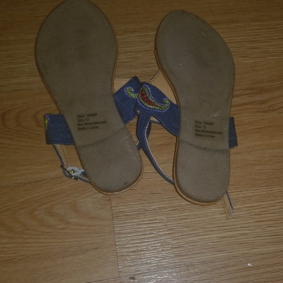 Denim embroidered T strap sandals - Picture 6 of 6